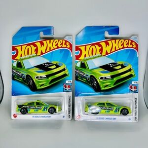 Hot Wheels Dodge Lot of 2x - ‘15 Dodge Charger SRT Green HW First Response 7/250